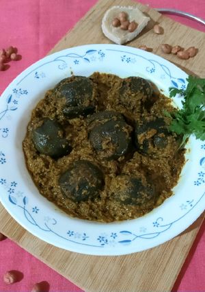A picture of Stuffed brinjal curry (bharli vangi).