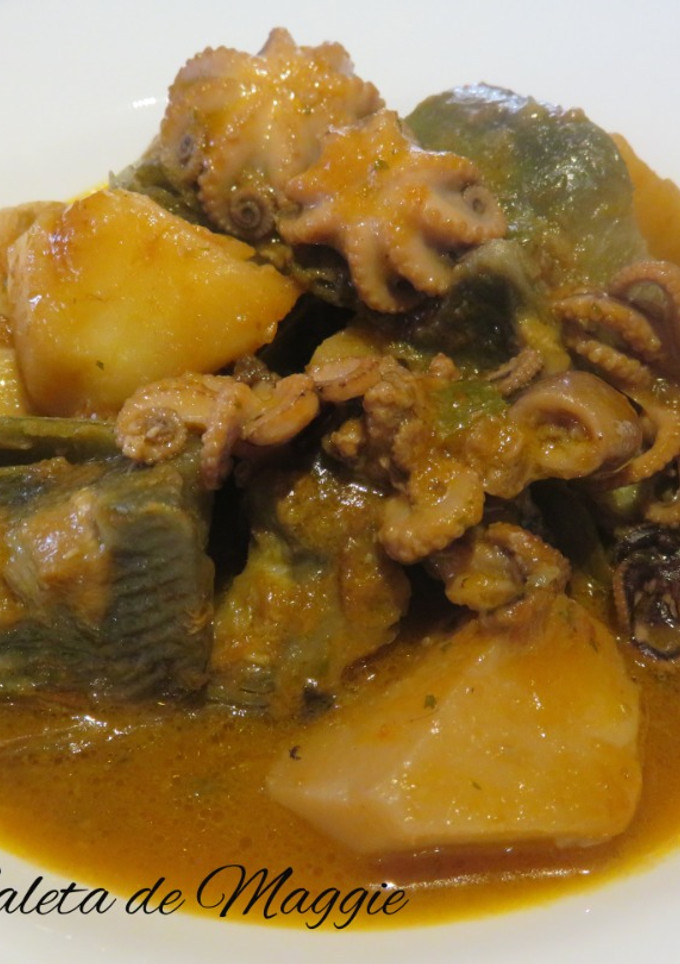 Una foto de Estofado de pulpitos con patatas y alcachofas