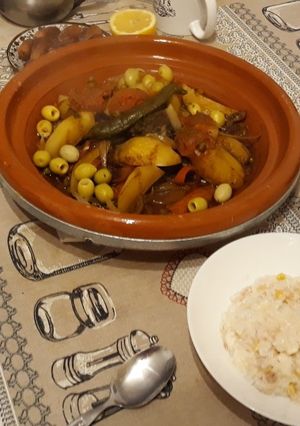 Una foto de Tajine de carne y verduras