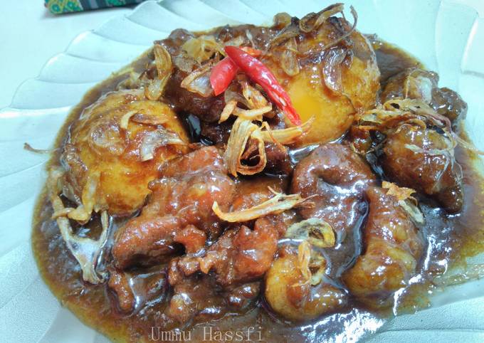 Semur Daging Sapi dan Telur