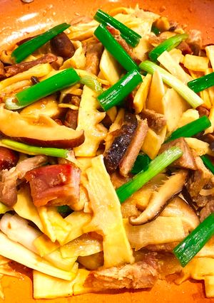 Hình của món Măng Xào Thịt Nấm.