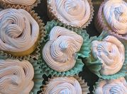 Una foto de cupcakes rellenos