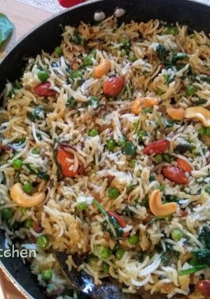 A picture of Palak Pulao /Spinach Rice.