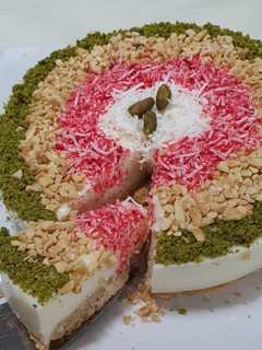 صورة لوصفة تشيز كيك المهلبية بالمكسرات وبدون قشطة