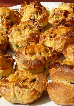 Medvehagymás pogácsa recept fotója