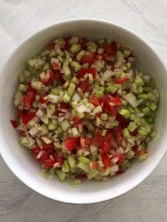 عکسی از دستور سالاد شیرازی 🥗