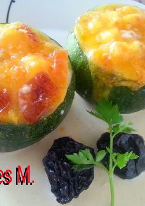 Foto principal de Calabacines rellenos de pollo y ciruelas