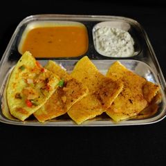 A picture of Moong dal uttapam.