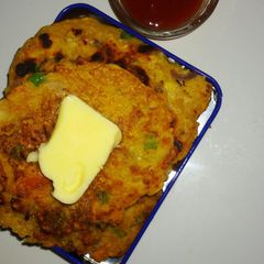 A picture of Oats and besan chilla.