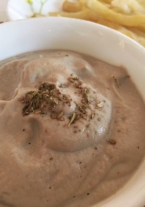 A picture of Vegan Creamy Mushroom Sauce.