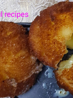 பொரித்த வைட் சாக்லேட் ஐஸ்கிரீம் (Poritha white chocolate icecream recipe in tamil) செய்முறை முக்கிய புகைப்படம்