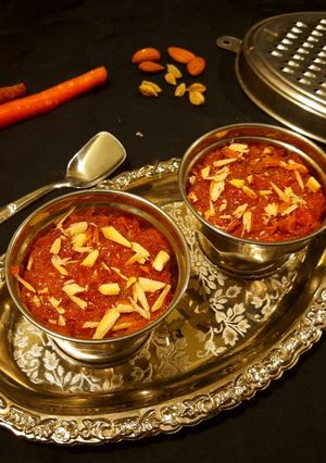 ગાજર નો હલવો (Gajar Halwa Recipe In Gujarati) રેસીપી મુખ્ય ફોટો