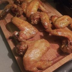 A picture of Nonbreaded honey mustard wings.