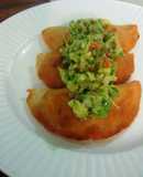 Empanadas de picadillo con nopalitos y guacamole