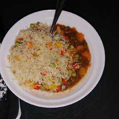 A picture of Vegetable fried rice + Kamande.