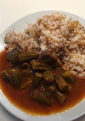 صورة لوصفة بامية ورز عطريقة الحلبيه