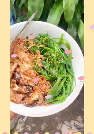 Hình của món Eat clean - bún gạo lứt trộn gà nấm 👩‍🍳.