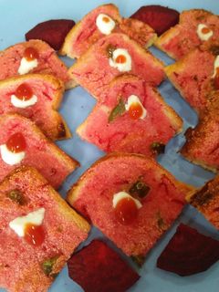 बीटरूट टोस्ट (Beetroot toast recipe in hindi) रेसिपी मुख्य फोटो