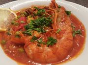 Una foto de cazuela de mariscos sin arroz