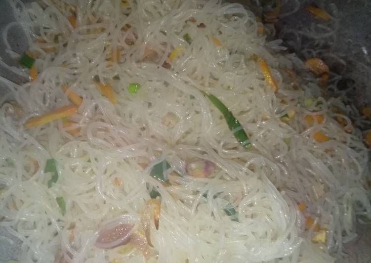 Resep Bihun goreng wortel yang Enak