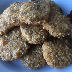 A picture of Rice-tuna nuggets.