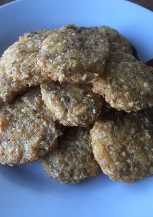 A picture of Rice-tuna nuggets.