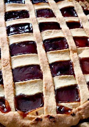 O poză a rețetei Crostata cu gem de prune și caise.