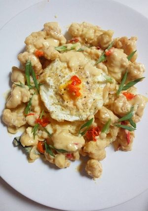 Foto resep Ayam goreng saus telor asin creamyyyy banget...