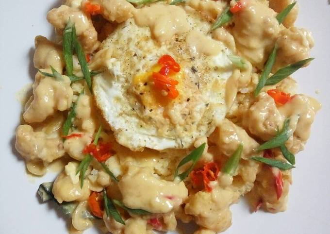 Resep Ayam goreng saus telor asin creamyyyy banget&hellip; yang Lezat