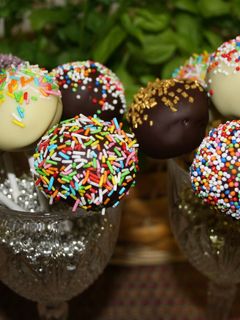 Una foto de Cake pops de OREO y de Vainilla