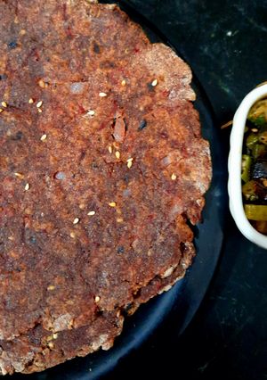A picture of Beetroot Flavored Ragi and Oats Roti.