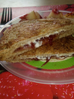 Una foto de Tostada francesa rellena
