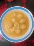 Bolitas de masa en caldo con chipilin