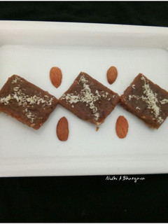 बेसन की बर्फी (Besan ki barfi recipe in hindi) रेसिपी मुख्य फोटो