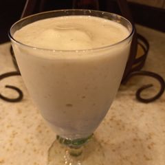 Bnanna Milk Shake A picture of Bnanna Milk Shake.