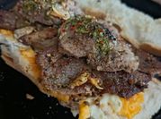 Una foto de sándwich de bondiola de cerdo