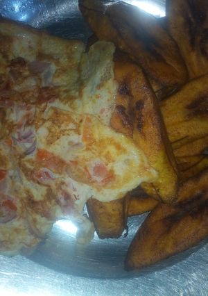 A picture of Fried plantain/eggs.