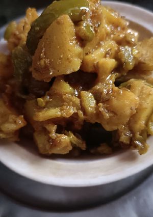 A picture of Capsicum aloo ki sabzi.