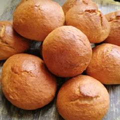 A picture of CINNAMON BUNS/SCONS.