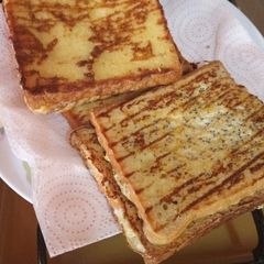 A picture of Orange zest & poppy seed Flavored French Toast.