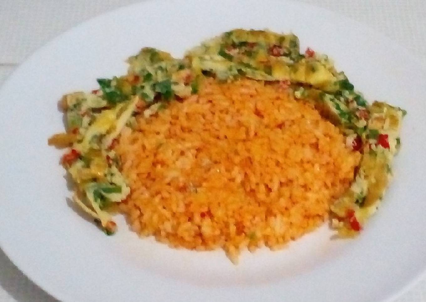 Nasi goreng telur dadar iris