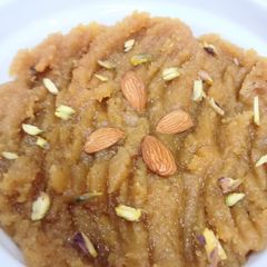 A picture of Chany ki daal ka halwa.
