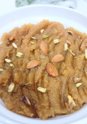 A picture of Chany ki daal ka halwa.