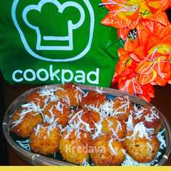 รูปของ Bola-Bola Singkong (Cassava Ball)