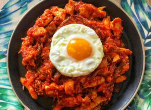 Foto principal de Fritada de pollo con tomate y huevo en Olla GM modelo H