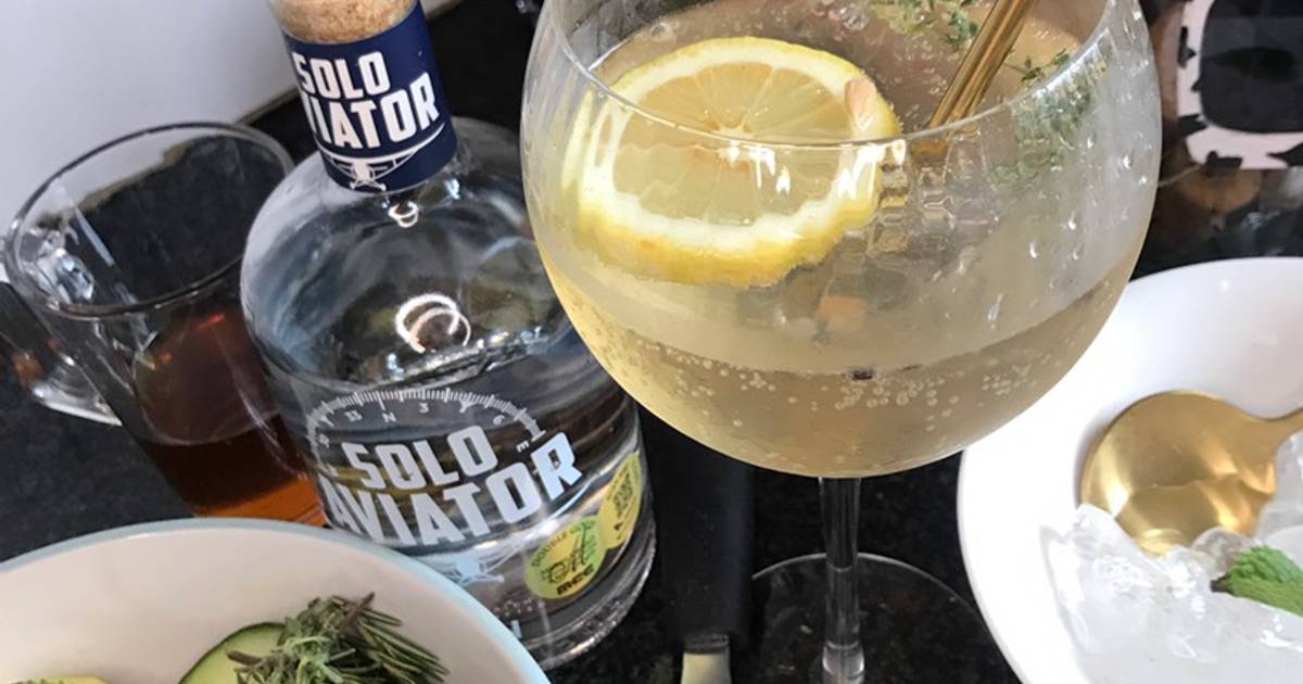 Honey, lemon & thyme Gin & Tonic Cocktail Recipe by Khanyo Zondi Cookpad