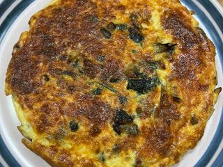 Quiche sans pâte garniture épinards, champignons, lardons, oignons