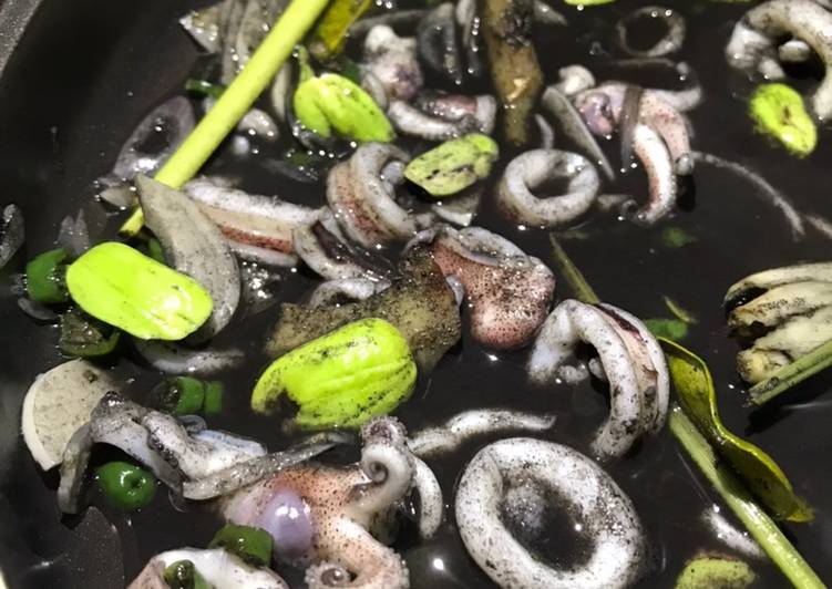 Cara mudah memasak Cumi Hitam Pete (Versi Kuah), Lezat Sekali
