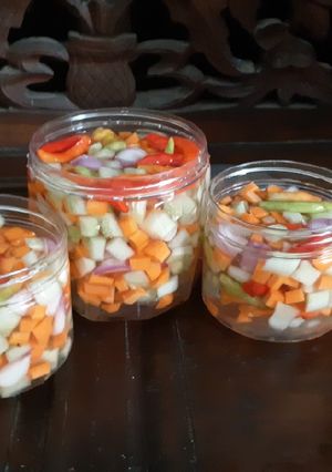 Foto resep Acar Timun,Wortel,bawang dan cabe