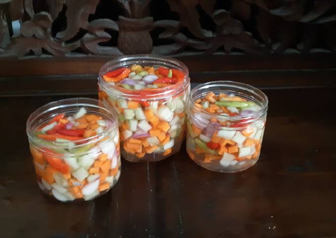 Cara membuat Acar Timun,Wortel,bawang dan cabe Cara membuat Acar Timun,Wortel,bawang dan cabe
